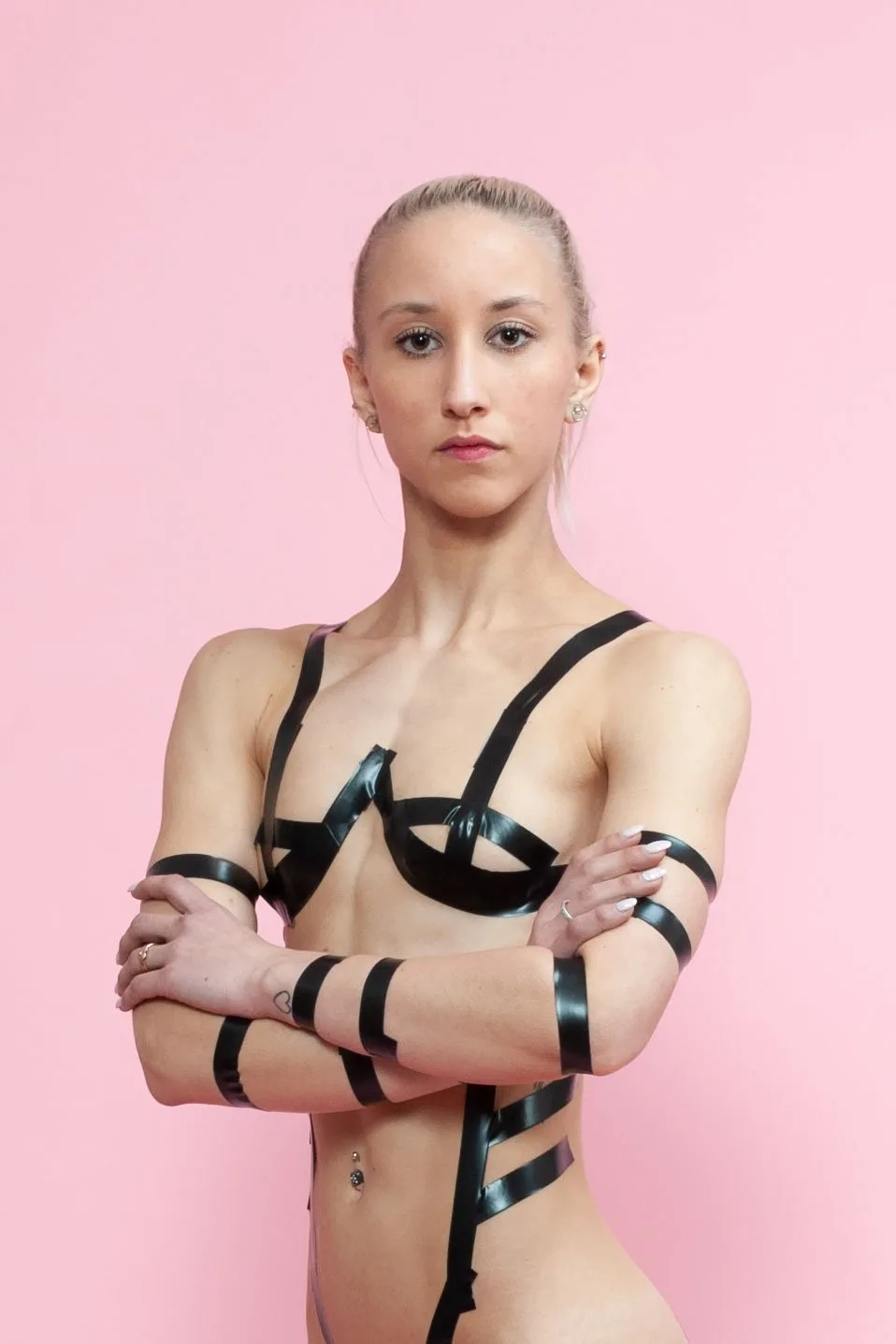 Bound in Pink, foto 4 di 4